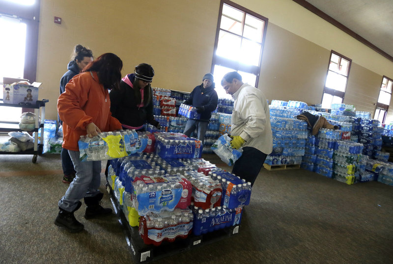 water-delivered-to-flint-2016