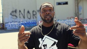 Keak Da Sneak feat. Ike Dola - Zippin | Music Video