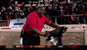 funny-sports-pictures-college-football-texas-tech-bell-ringer.gif