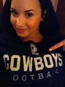 demi-lovato-dallas-cowboys.jpg